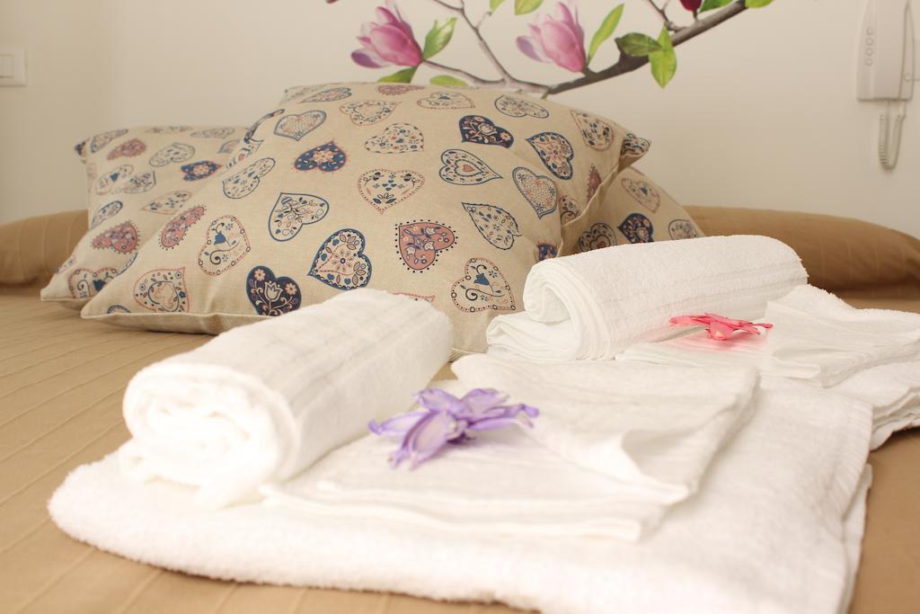 Book And Bed Maglie Exterior foto